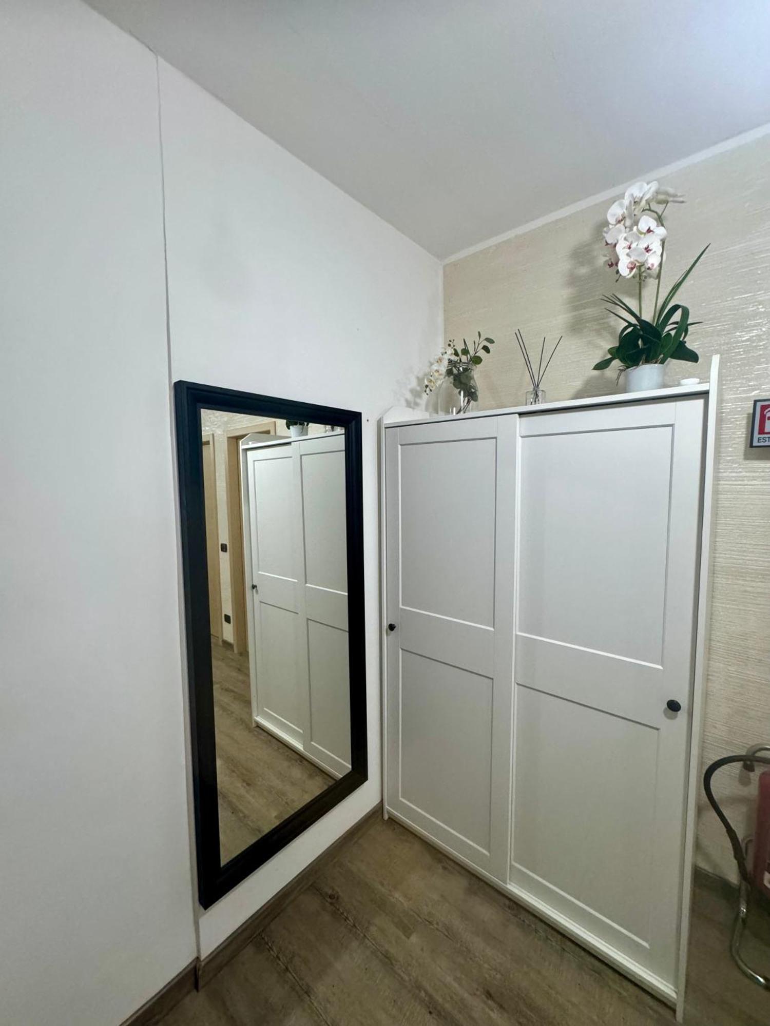 Casa Alessio - Elegante Appartamento Nel Cuore Di Cesano Maderno Εξωτερικό φωτογραφία